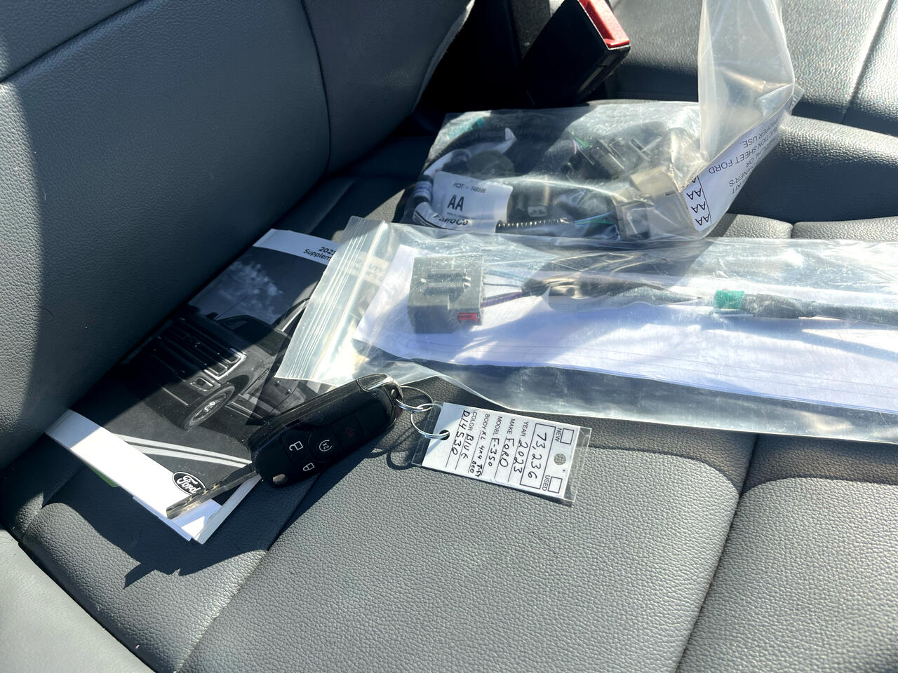 Ford Super Duty F-350 SRW  2023