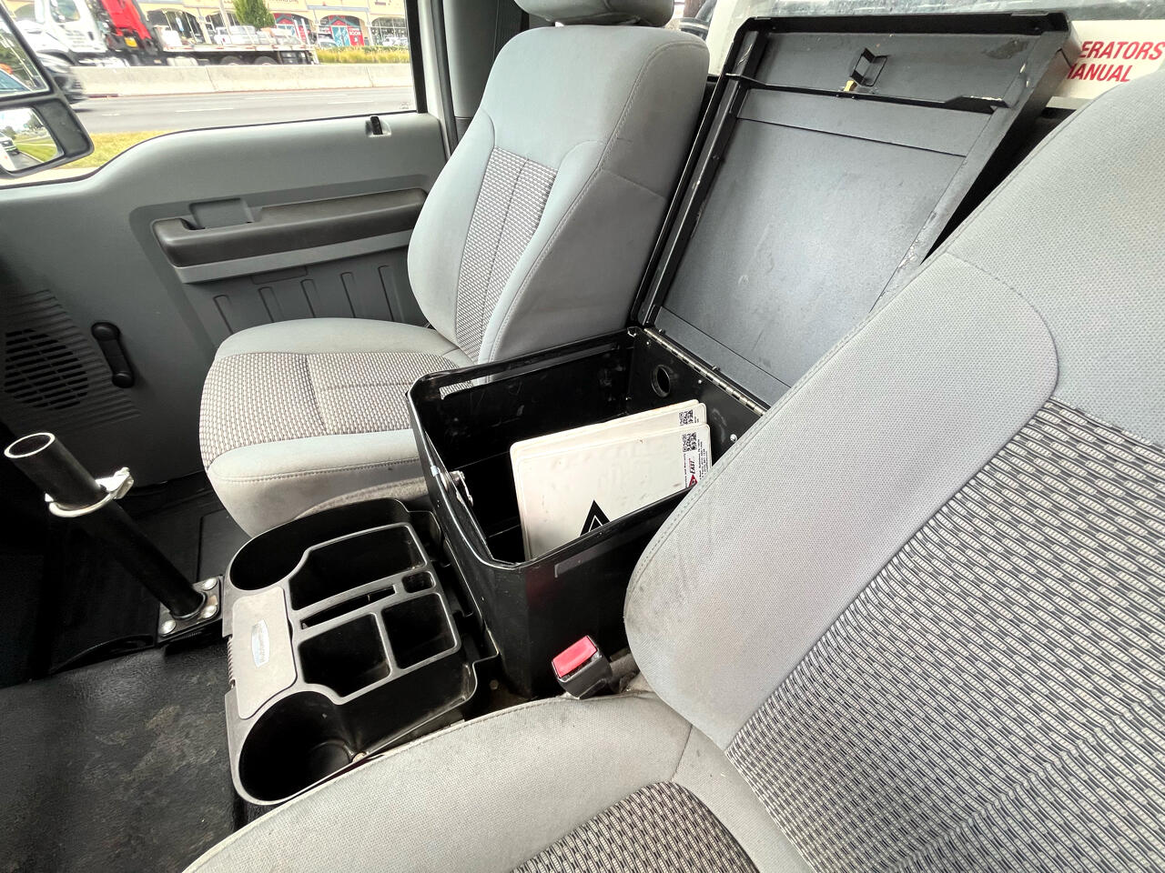 Ford Super Duty F-450 DRW 4WD Reg Cab 165" WB 84" CA XL 2016