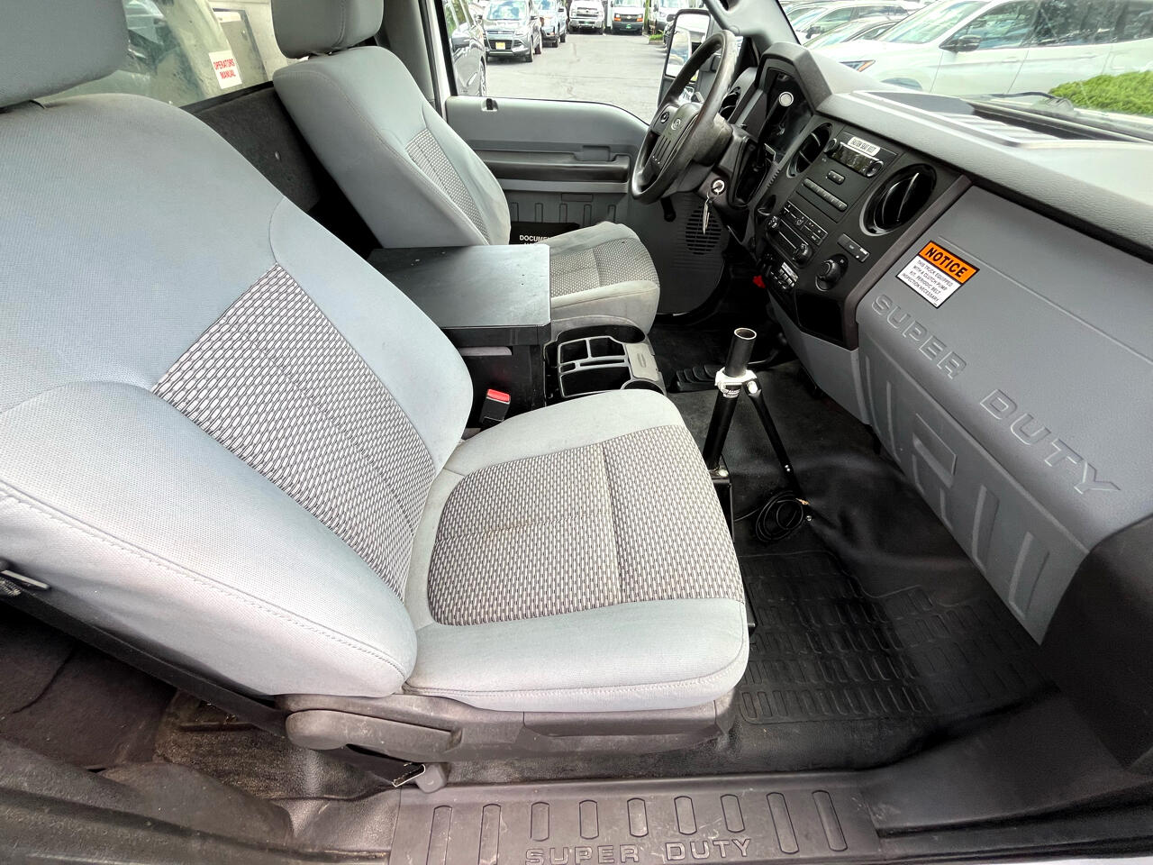 Ford Super Duty F-450 DRW 4WD Reg Cab 165" WB 84" CA XL 2016