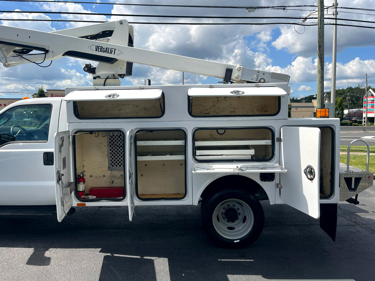 Ford Super Duty F-450 DRW 4WD Reg Cab 165" WB 84" CA XL 2016