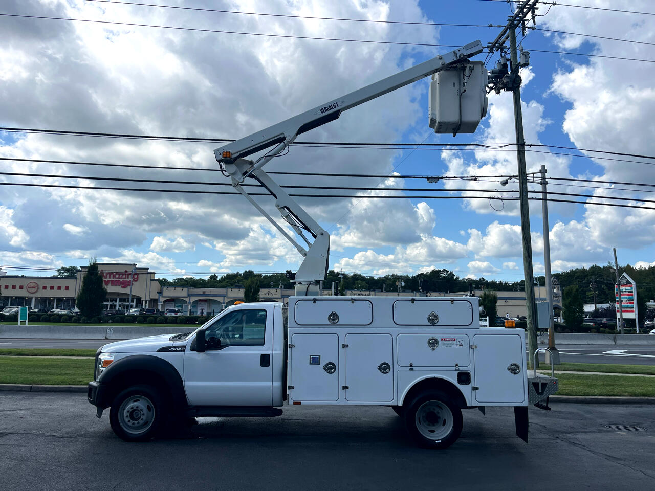 Ford Super Duty F-450 DRW 4WD Reg Cab 165" WB 84" CA XL 2016