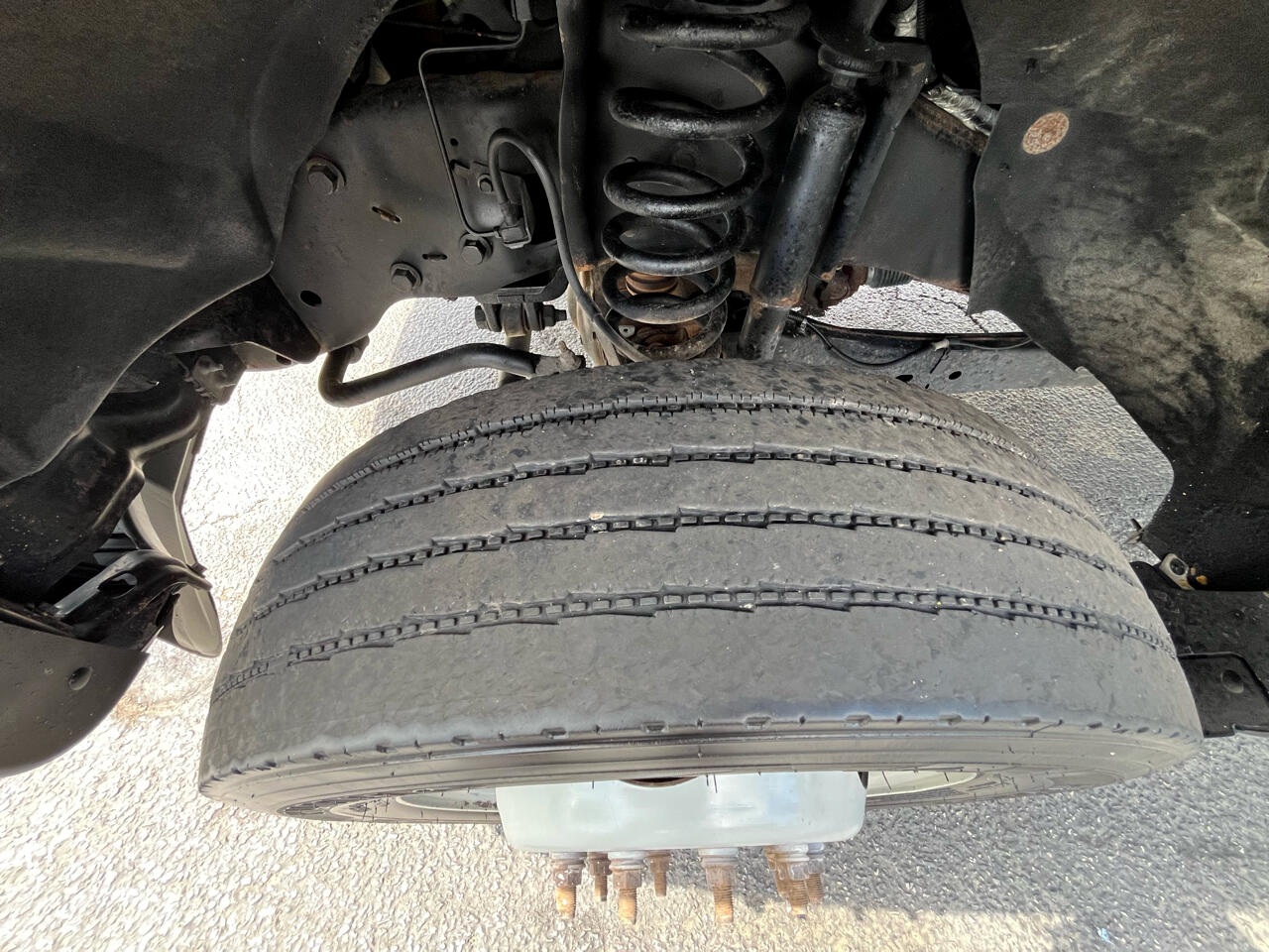 Ford Super Duty F-450 DRW 4WD Reg Cab 165" WB 84" CA XL 2016