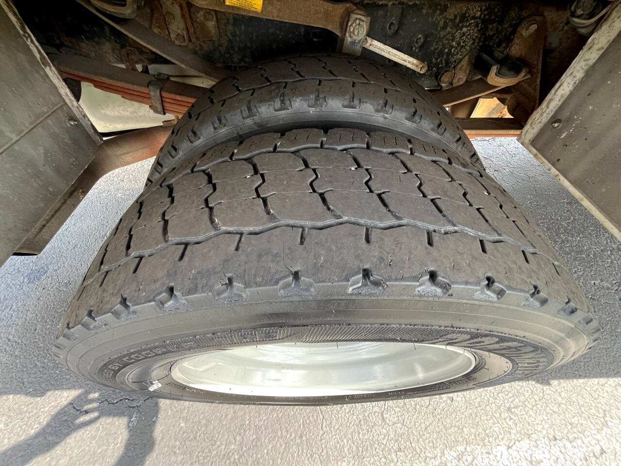 Ford Super Duty F-450 DRW 4WD Reg Cab 165" WB 84" CA XL 2016