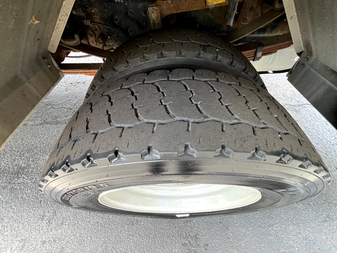Ford Super Duty F-450 DRW 4WD Reg Cab 165" WB 84" CA XL 2016