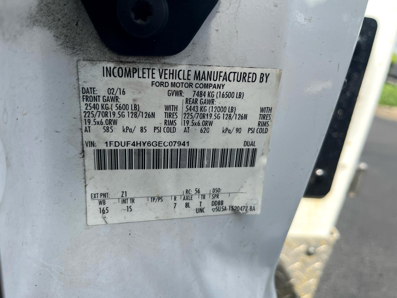 Ford Super Duty F-450 DRW 4WD Reg Cab 165" WB 84" CA XL 2016