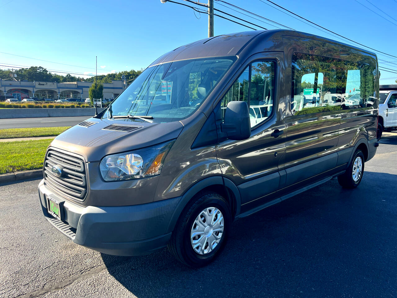 Ford Transit Wagon T-350 148" Med Roof XL Sliding RH Dr 2017