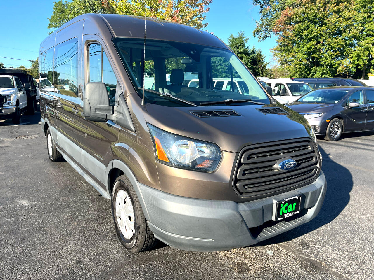 Ford Transit Wagon T-350 148" Med Roof XL Sliding RH Dr 2017