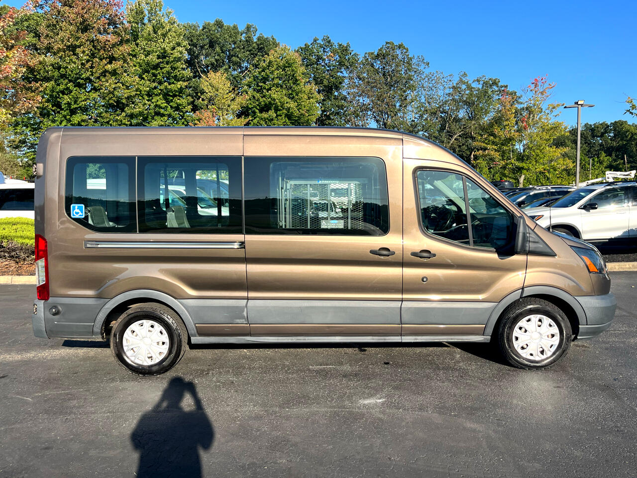 Ford Transit Wagon T-350 148" Med Roof XL Sliding RH Dr 2017