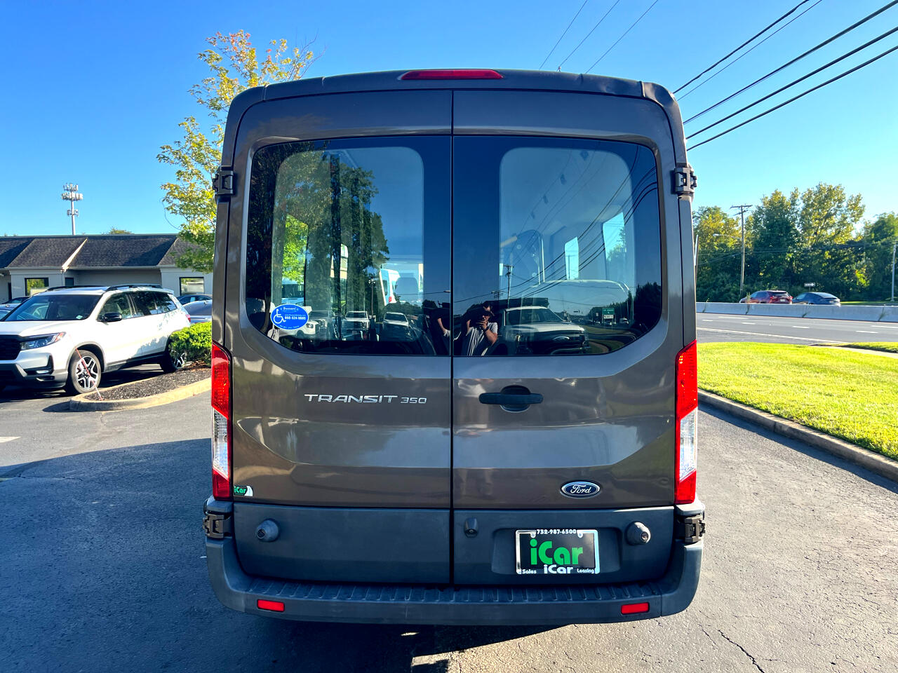 Ford Transit Wagon T-350 148" Med Roof XL Sliding RH Dr 2017