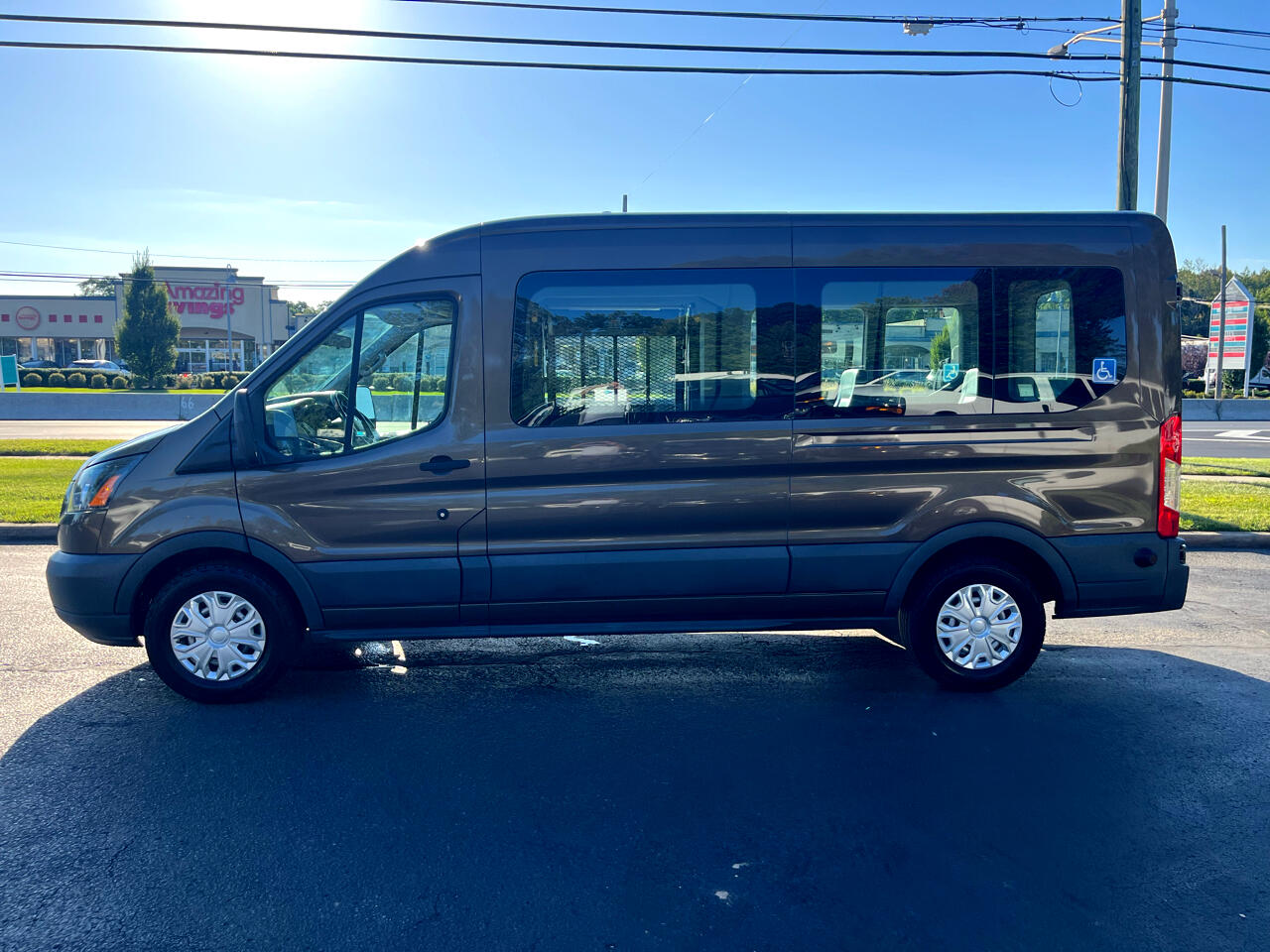 Ford Transit Wagon T-350 148" Med Roof XL Sliding RH Dr 2017