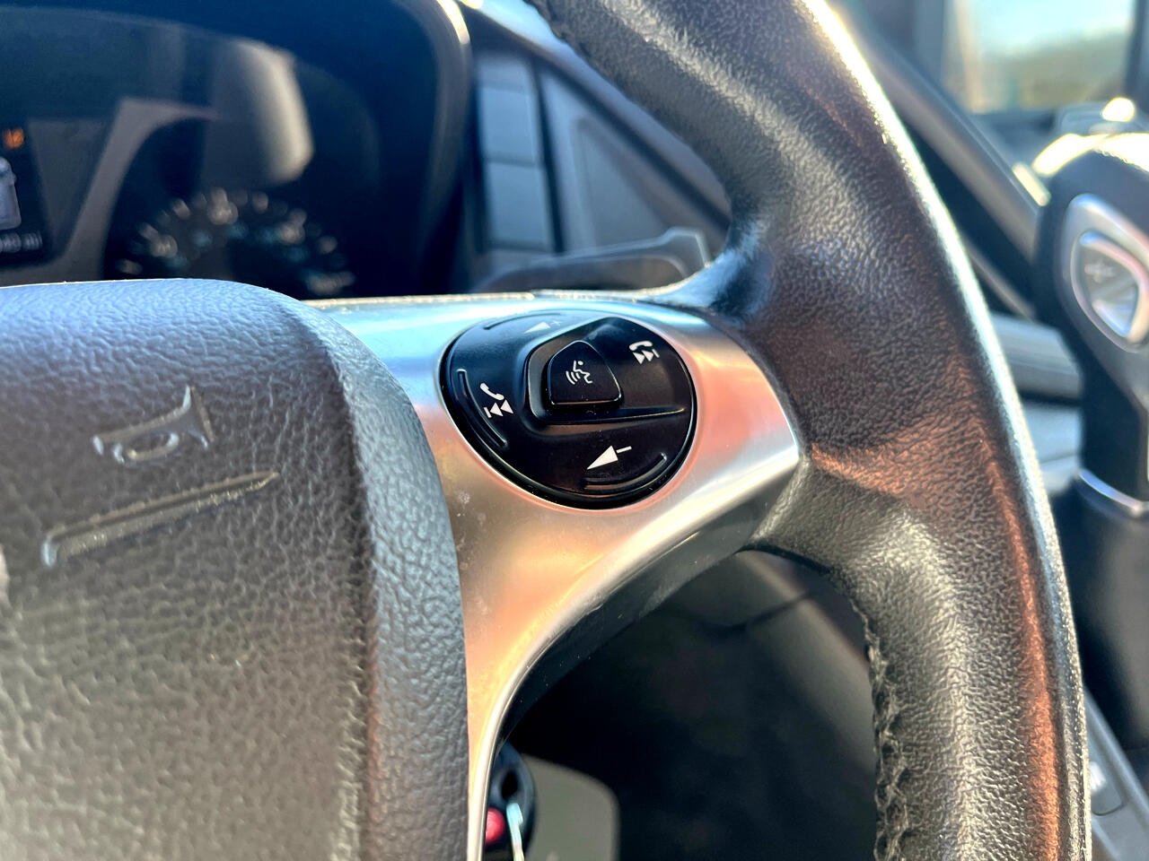 Ford Transit Wagon T-350 148" Med Roof XL Sliding RH Dr 2017