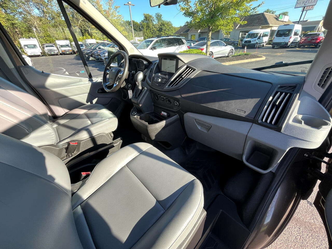 Ford Transit Wagon T-350 148" Med Roof XL Sliding RH Dr 2017