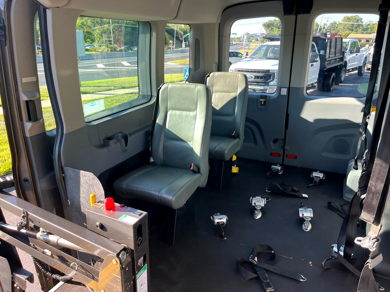 Ford Transit Wagon T-350 148" Med Roof XL Sliding RH Dr 2017