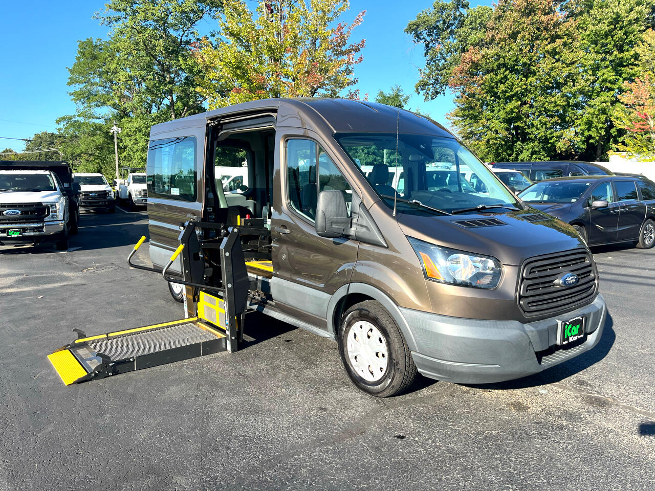 Ford Transit Wagon T-350 148" Med Roof XL Sliding RH Dr 2017