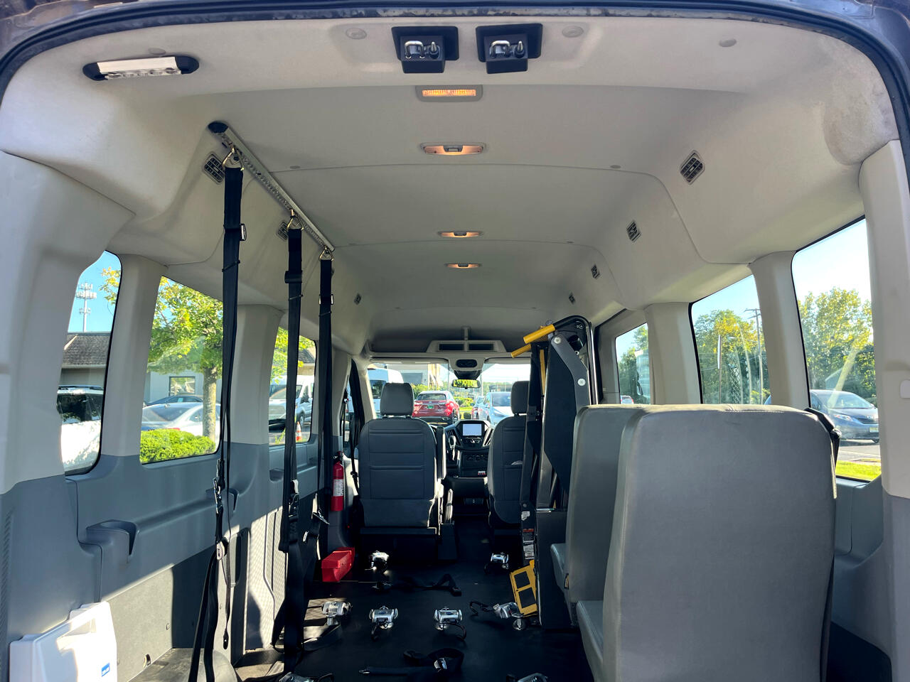 Ford Transit Wagon T-350 148" Med Roof XL Sliding RH Dr 2017