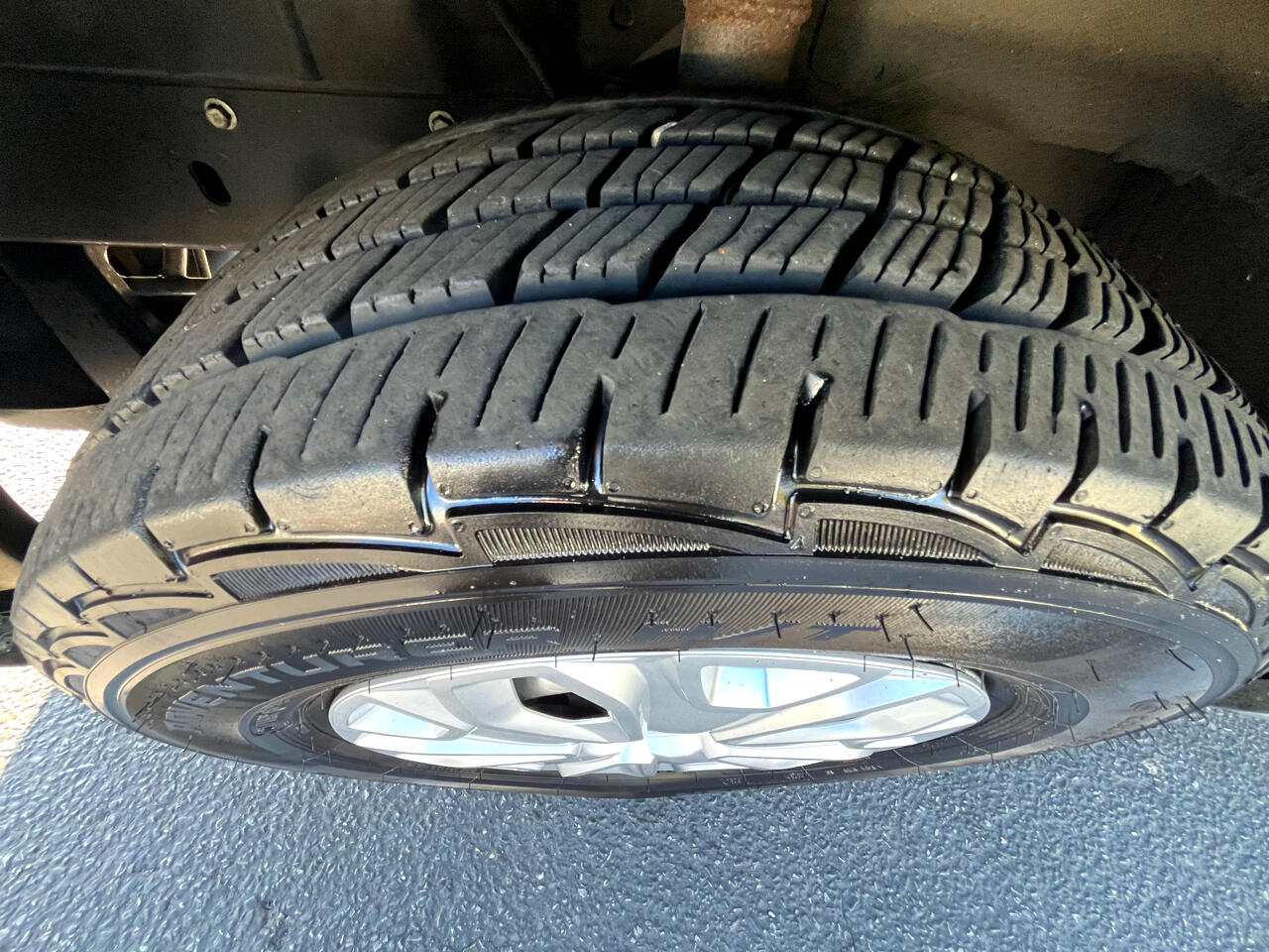 Ford Transit Wagon T-350 148" Med Roof XL Sliding RH Dr 2017