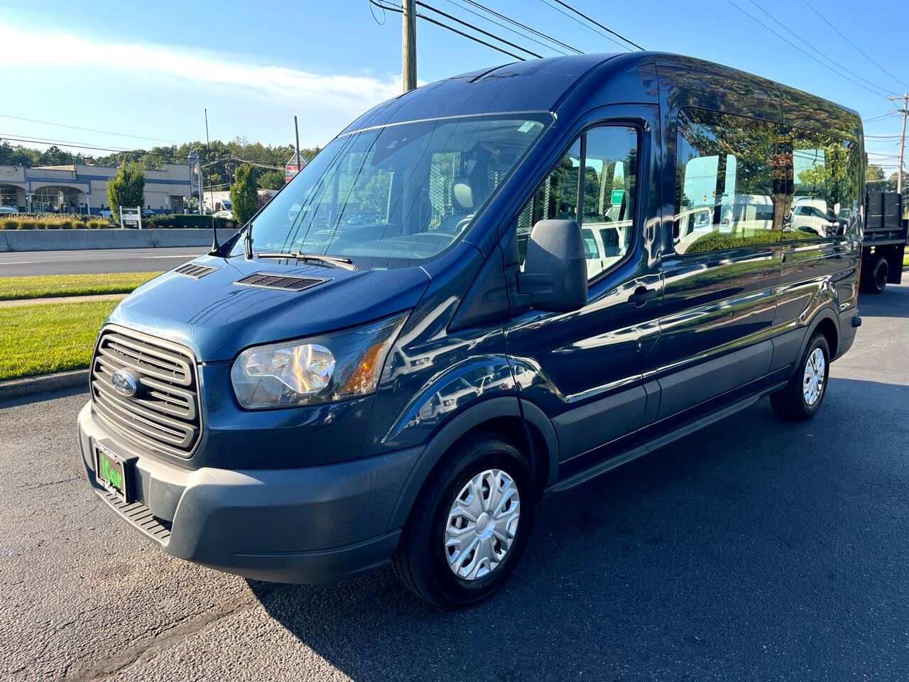 Ford Transit Wagon T-350 148" Med Roof XL Sliding RH Dr 2017