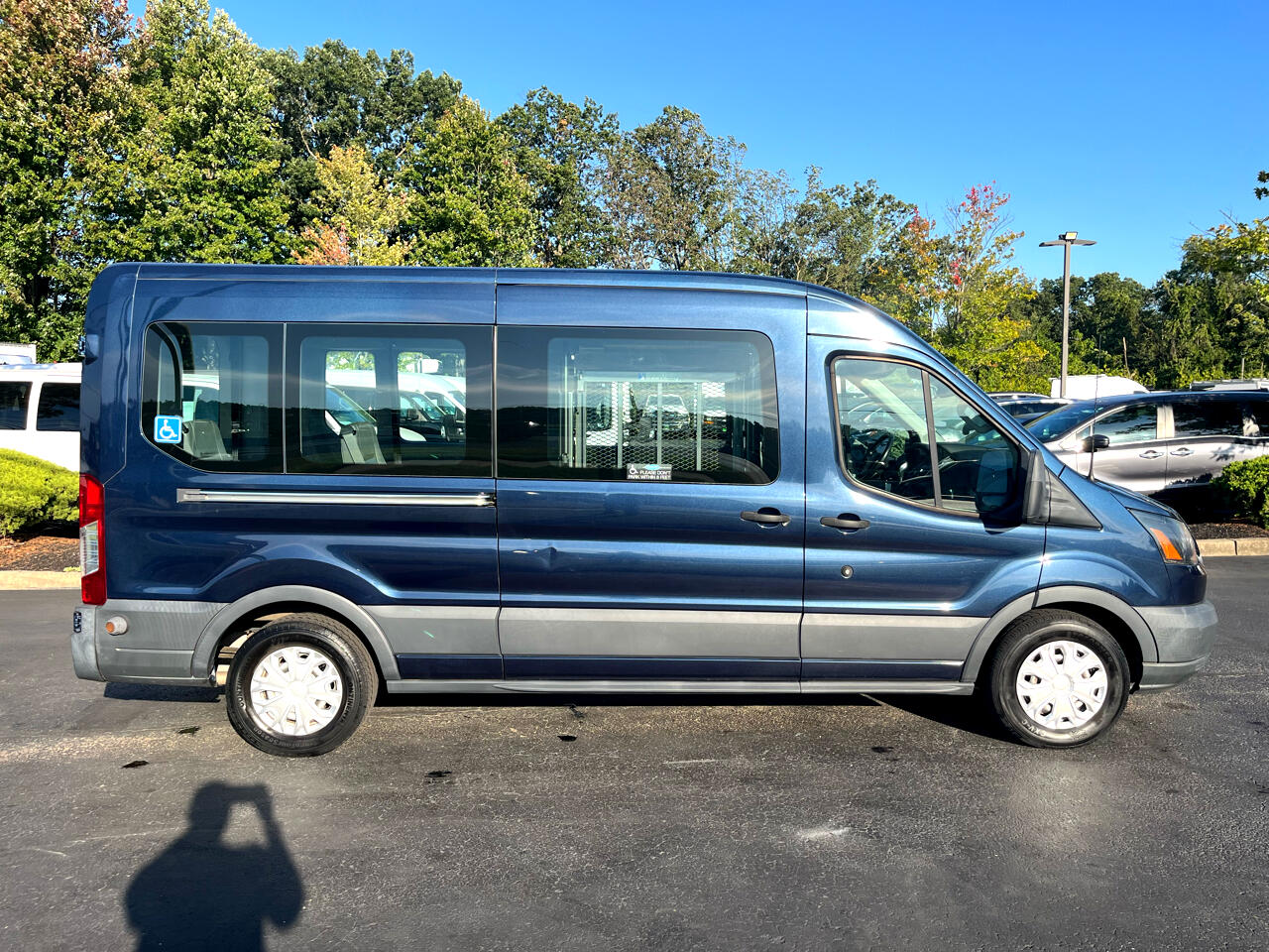 Ford Transit Wagon T-350 148" Med Roof XL Sliding RH Dr 2017