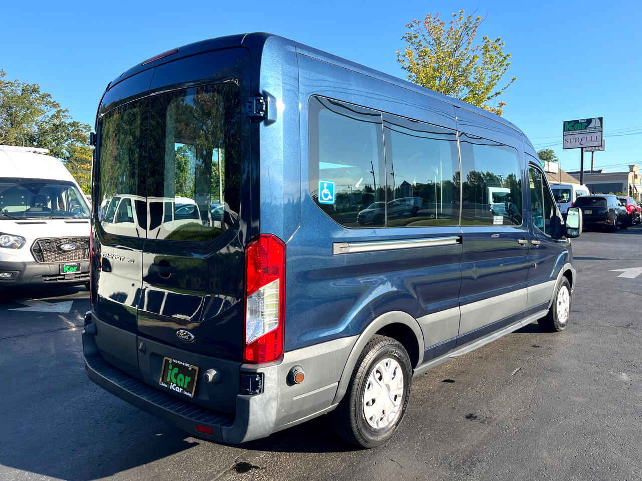 Ford Transit Wagon T-350 148" Med Roof XL Sliding RH Dr 2017