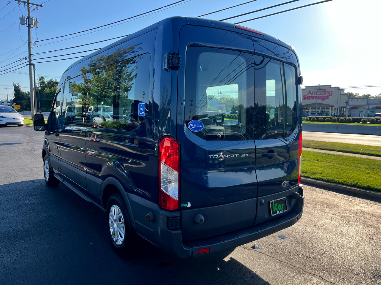 Ford Transit Wagon T-350 148" Med Roof XL Sliding RH Dr 2017