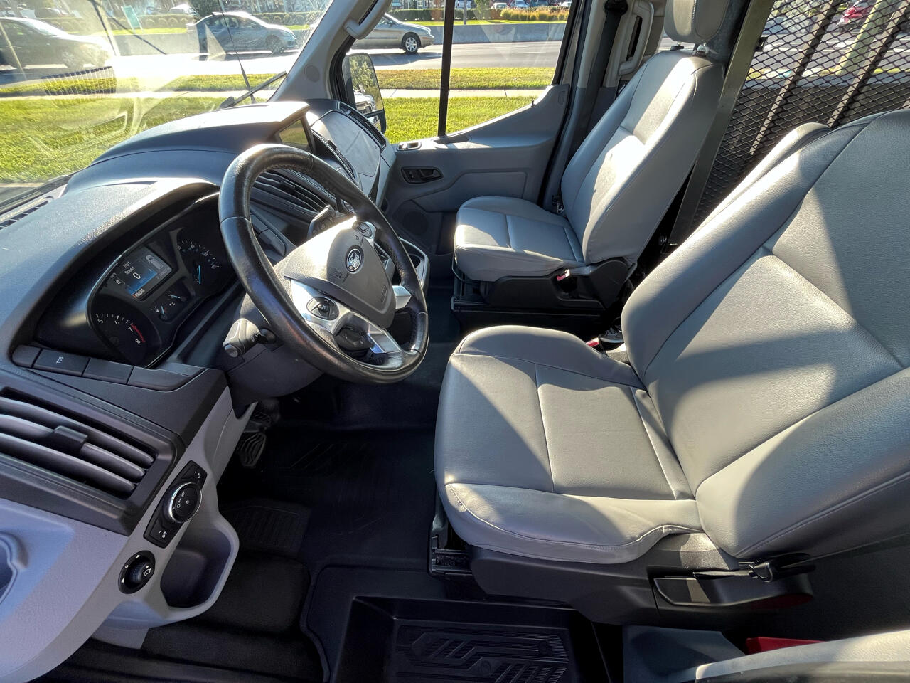 Ford Transit Wagon T-350 148" Med Roof XL Sliding RH Dr 2017