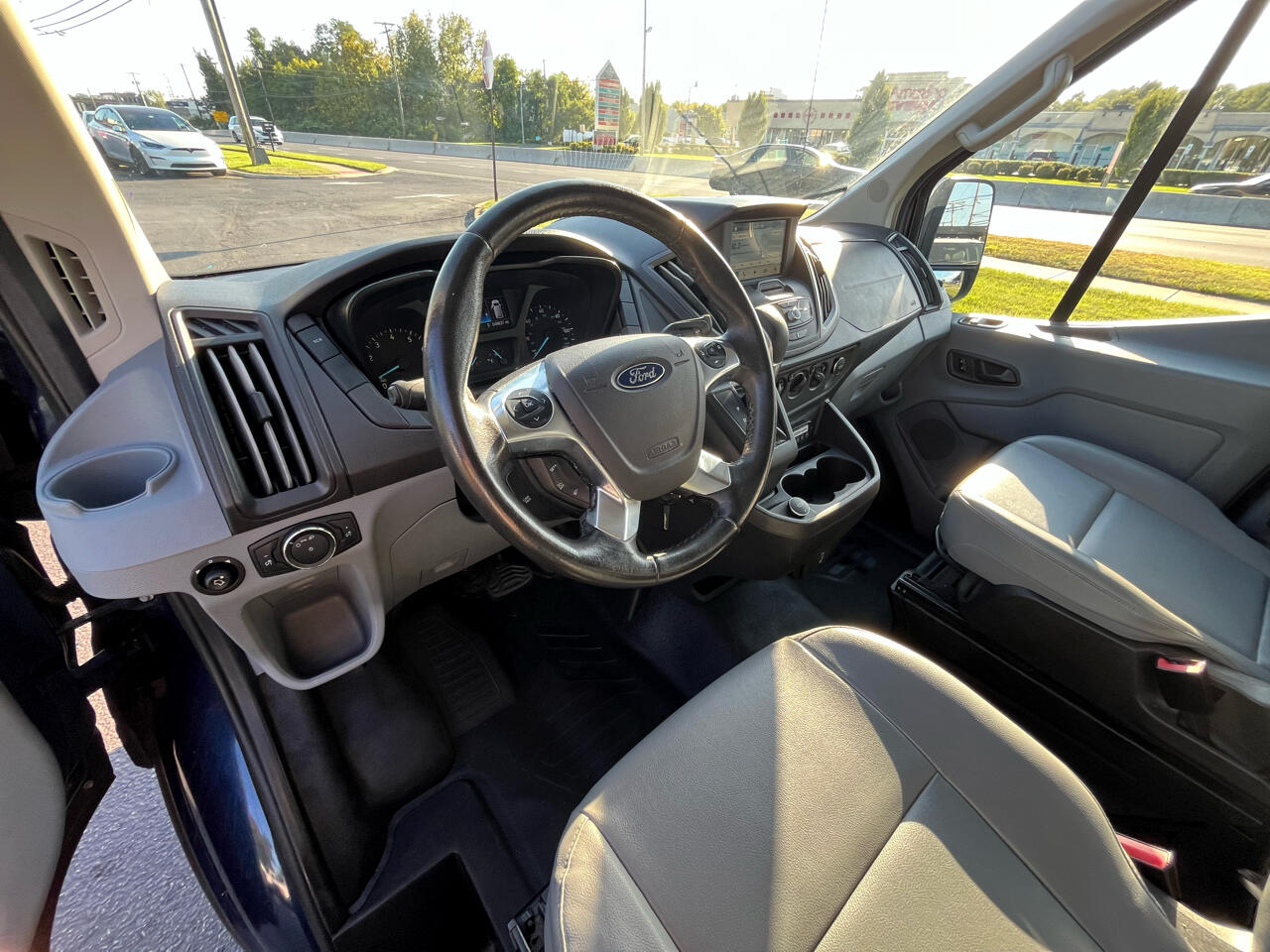 Ford Transit Wagon T-350 148" Med Roof XL Sliding RH Dr 2017