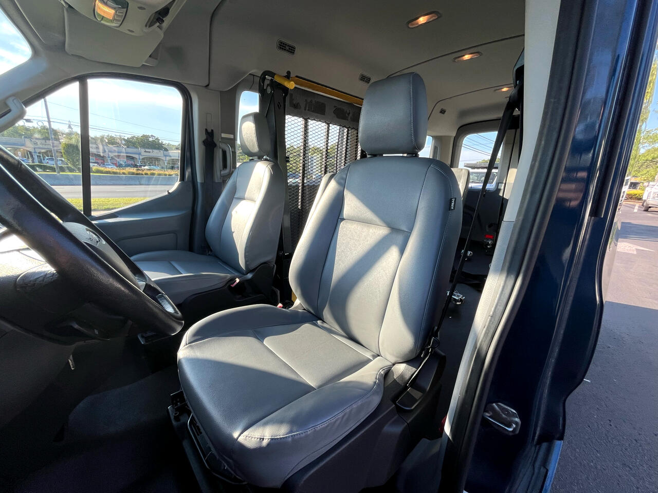 Ford Transit Wagon T-350 148" Med Roof XL Sliding RH Dr 2017