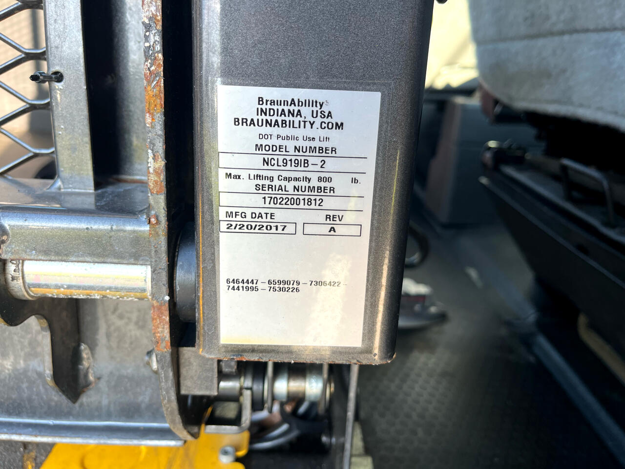 Ford Transit Wagon T-350 148" Med Roof XL Sliding RH Dr 2017