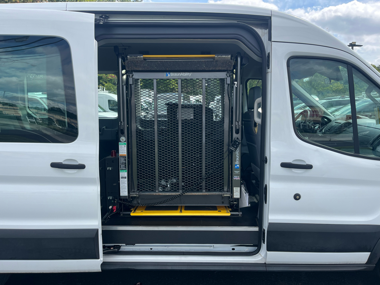 Ford Transit Passenger Wagon T-350 148" Med Roof XL Sliding RH Dr 2019