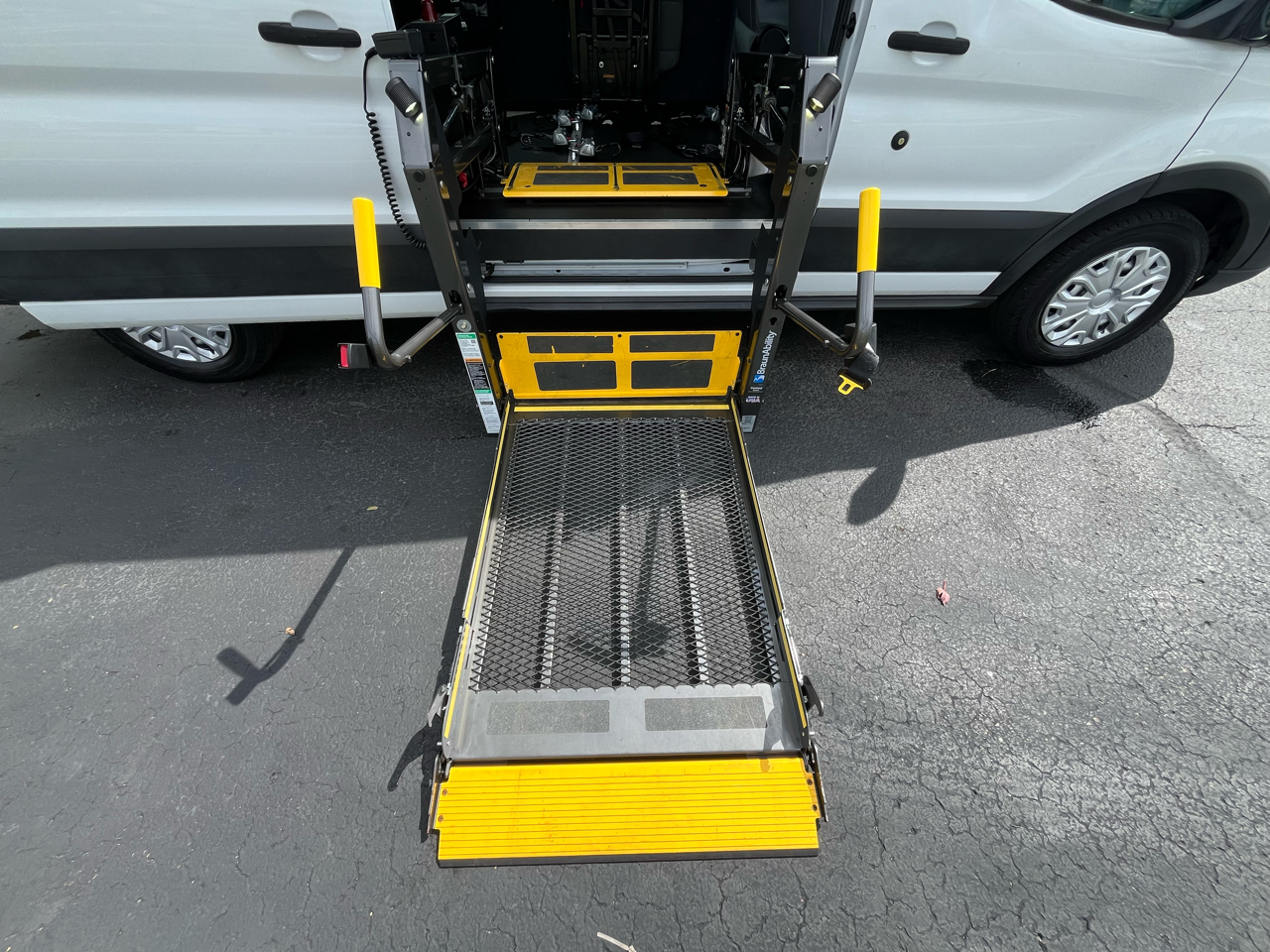 Ford Transit Passenger Wagon T-350 148" Med Roof XL Sliding RH Dr 2019