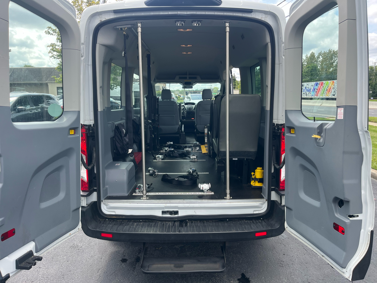 Ford Transit Passenger Wagon T-350 148" Med Roof XL Sliding RH Dr 2019