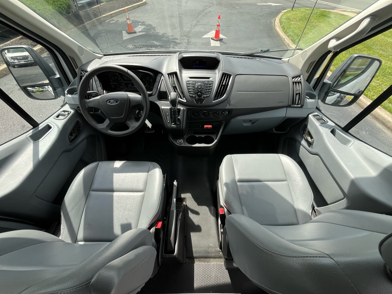 Ford Transit Passenger Wagon T-350 148" Med Roof XL Sliding RH Dr 2019