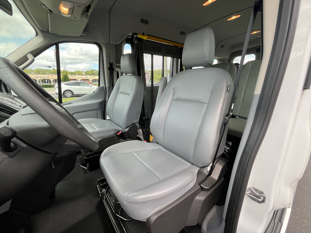 Ford Transit Passenger Wagon T-350 148" Med Roof XL Sliding RH Dr 2019