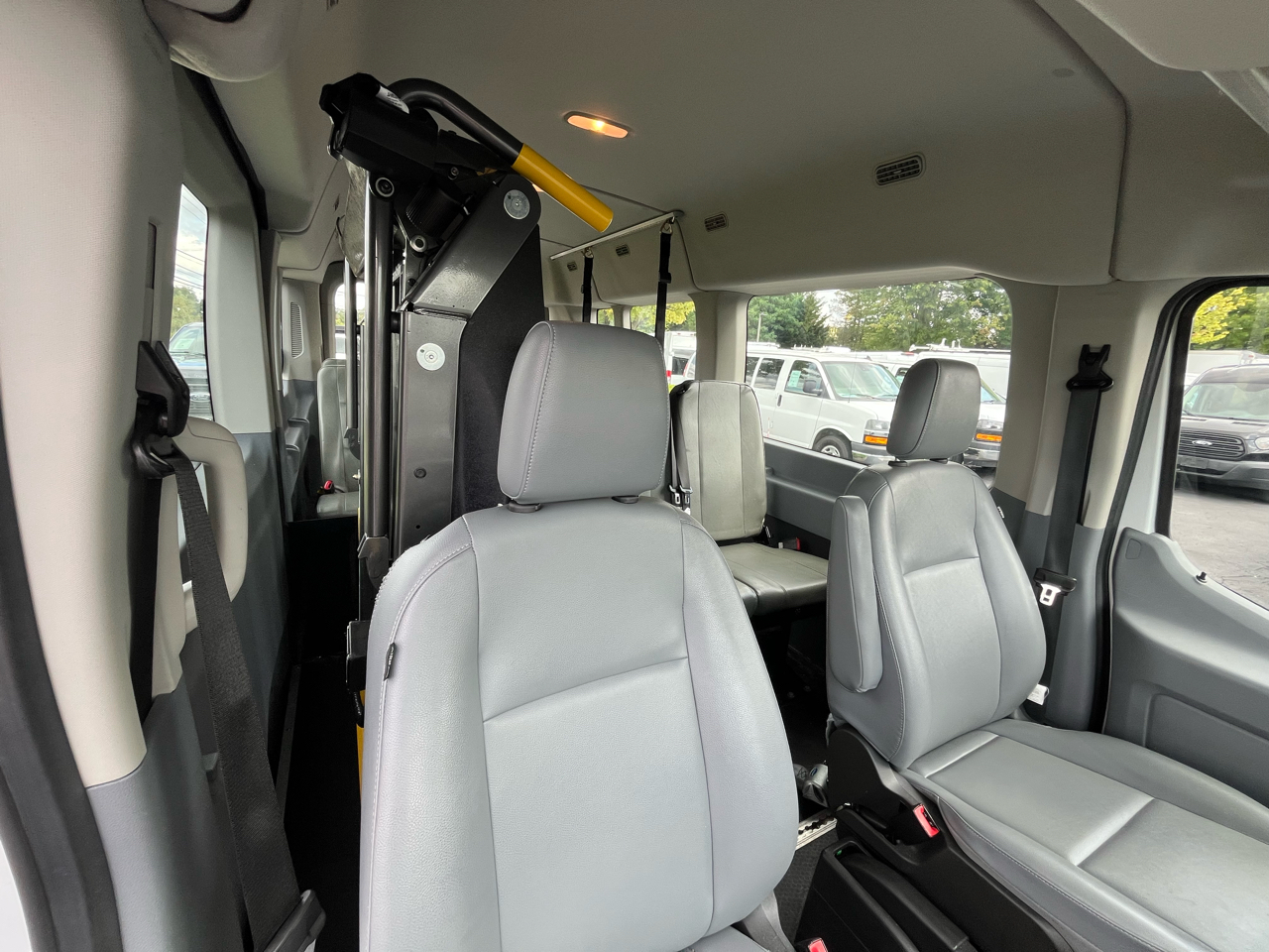 Ford Transit Passenger Wagon T-350 148" Med Roof XL Sliding RH Dr 2019