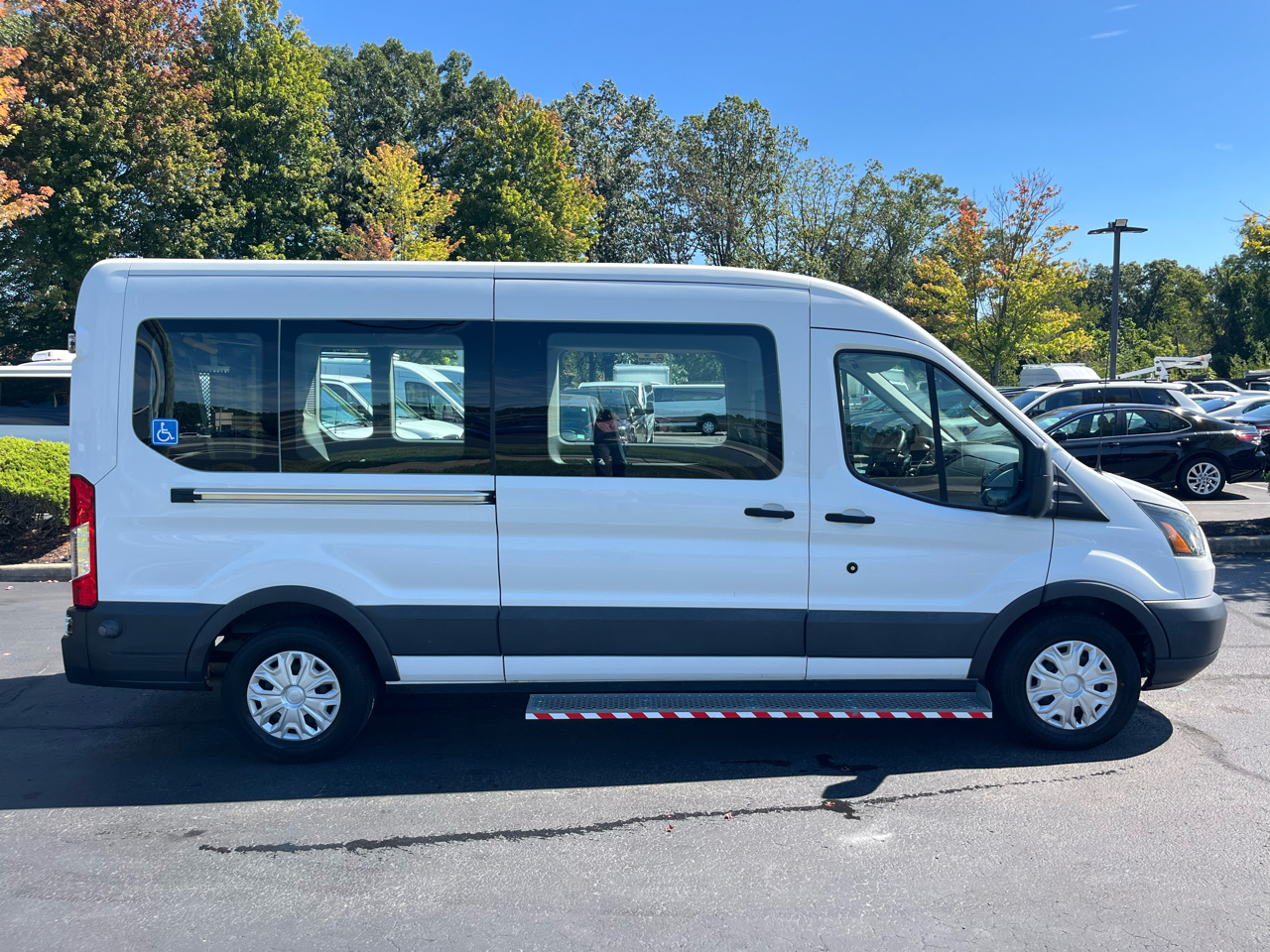 Ford Transit Wagon T-350 148" Med Roof XL Sliding RH Dr 2016