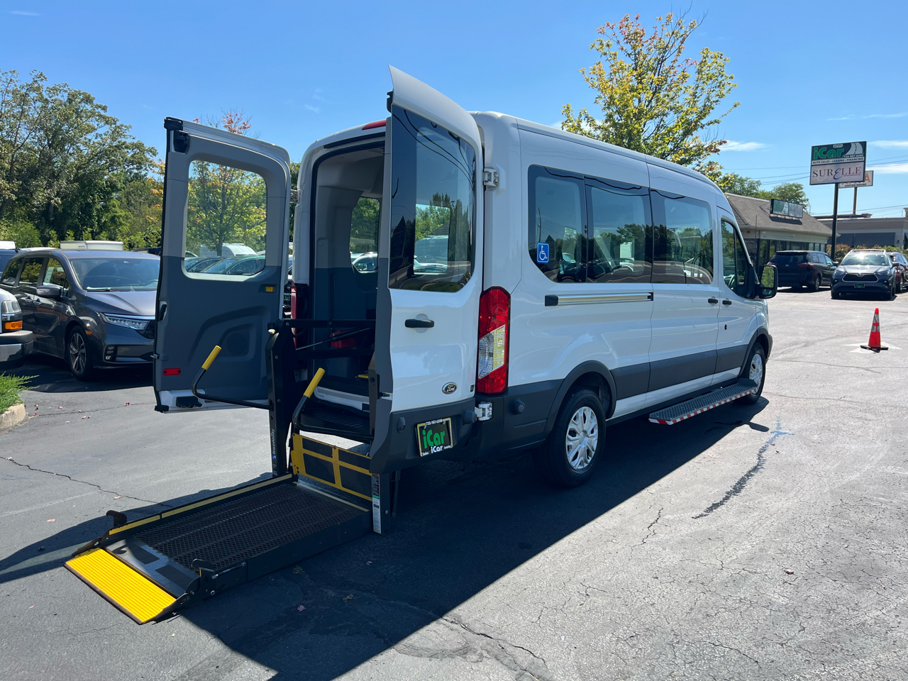 Ford Transit Wagon T-350 148" Med Roof XL Sliding RH Dr 2016
