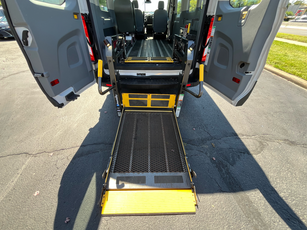 Ford Transit Wagon T-350 148" Med Roof XL Sliding RH Dr 2016