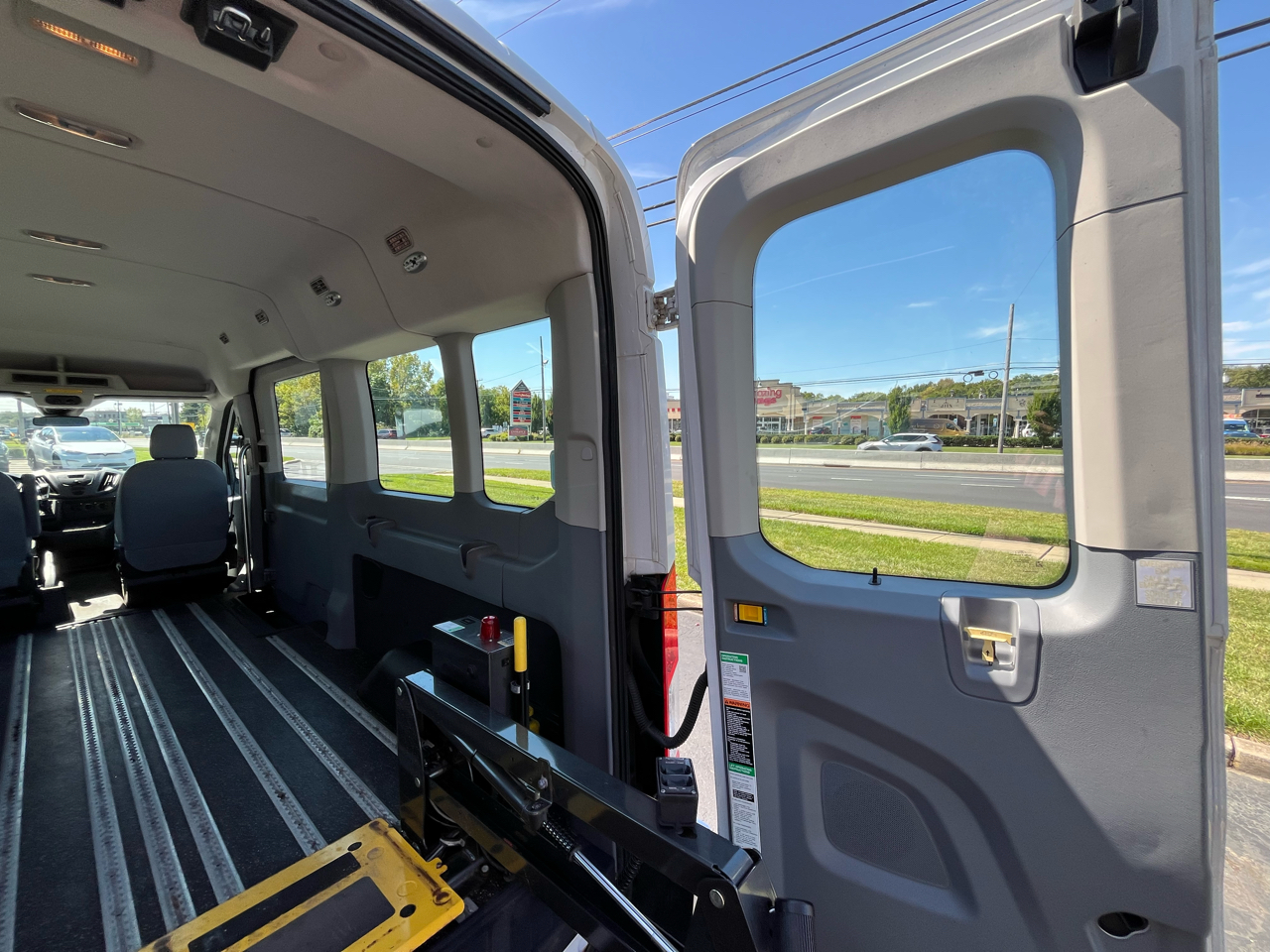 Ford Transit Wagon T-350 148" Med Roof XL Sliding RH Dr 2016