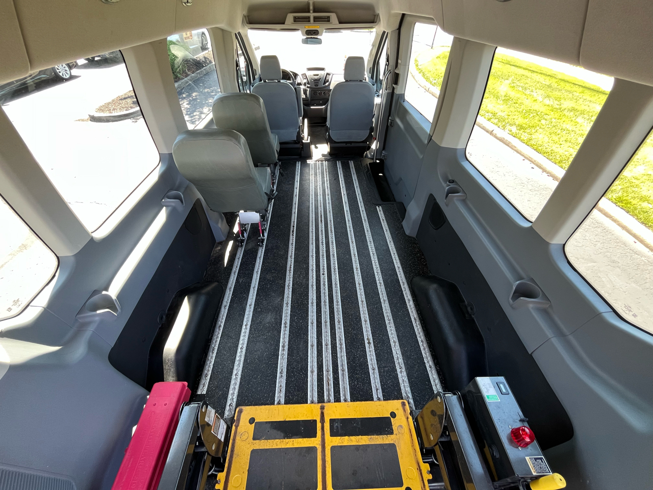 Ford Transit Wagon T-350 148" Med Roof XL Sliding RH Dr 2016