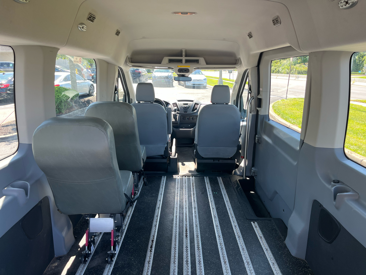 Ford Transit Wagon T-350 148" Med Roof XL Sliding RH Dr 2016