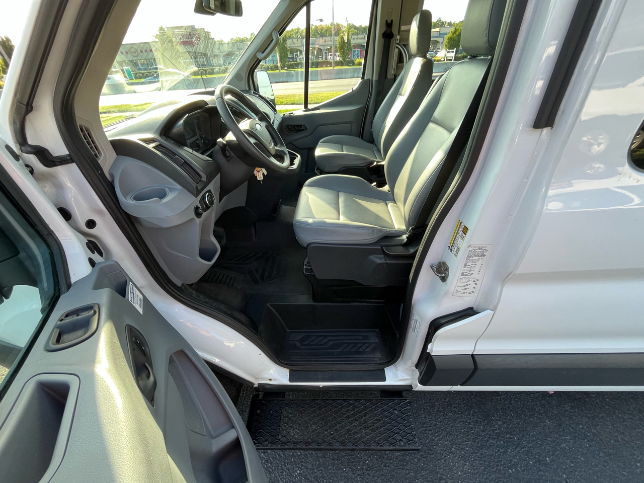 Ford Transit Wagon T-350 148" Med Roof XL Sliding RH Dr 2016