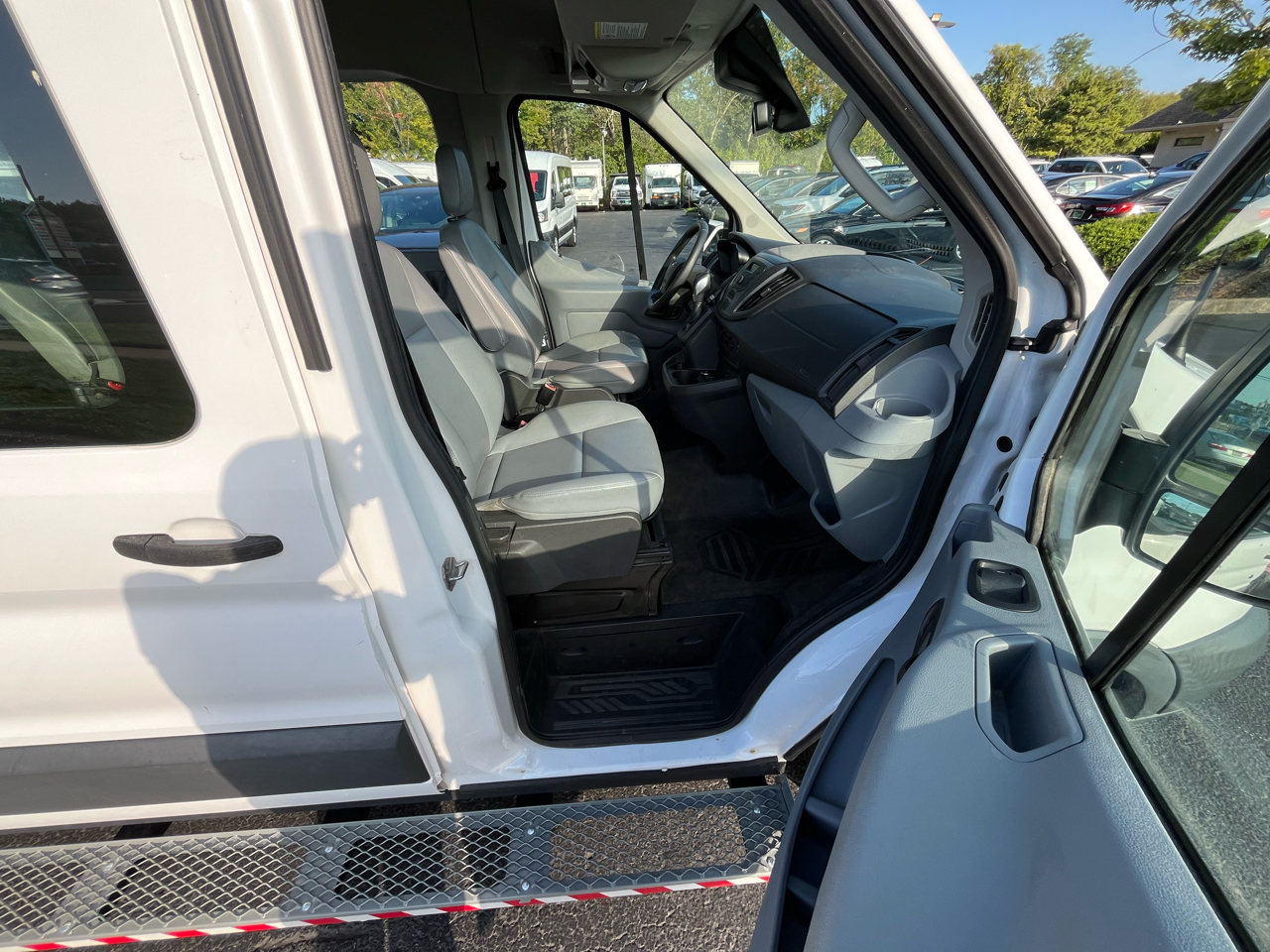 Ford Transit Wagon T-350 148" Med Roof XL Sliding RH Dr 2016