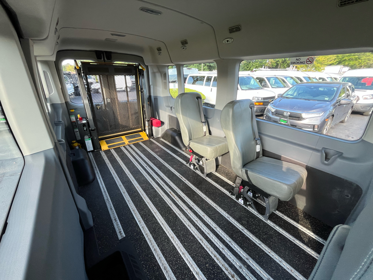 Ford Transit Wagon T-350 148" Med Roof XL Sliding RH Dr 2016