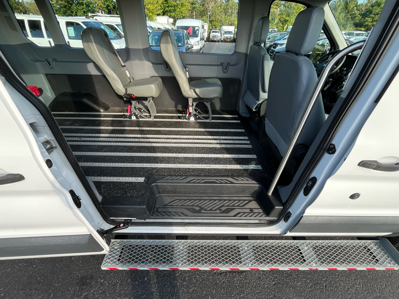 Ford Transit Wagon T-350 148" Med Roof XL Sliding RH Dr 2016