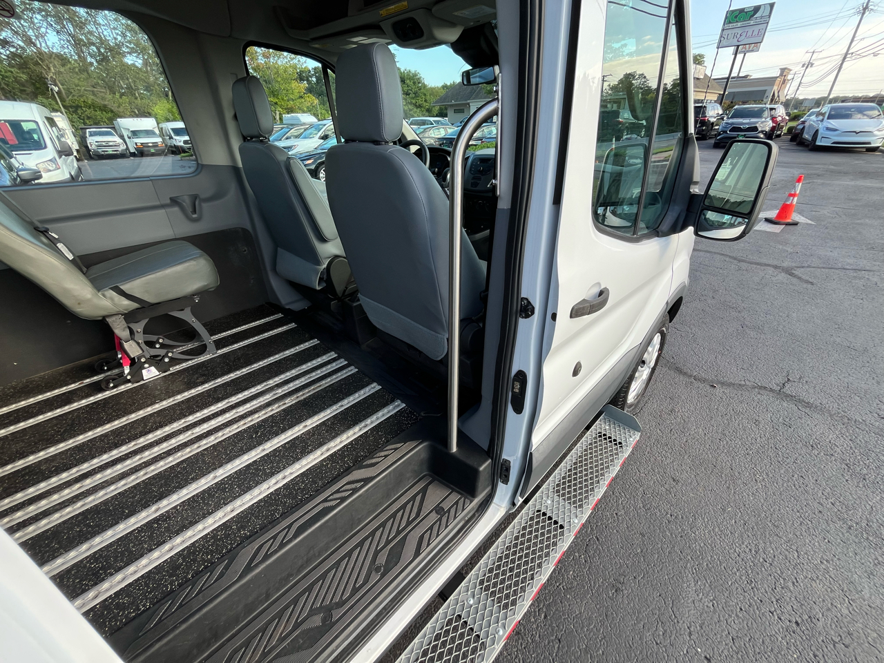 Ford Transit Wagon T-350 148" Med Roof XL Sliding RH Dr 2016