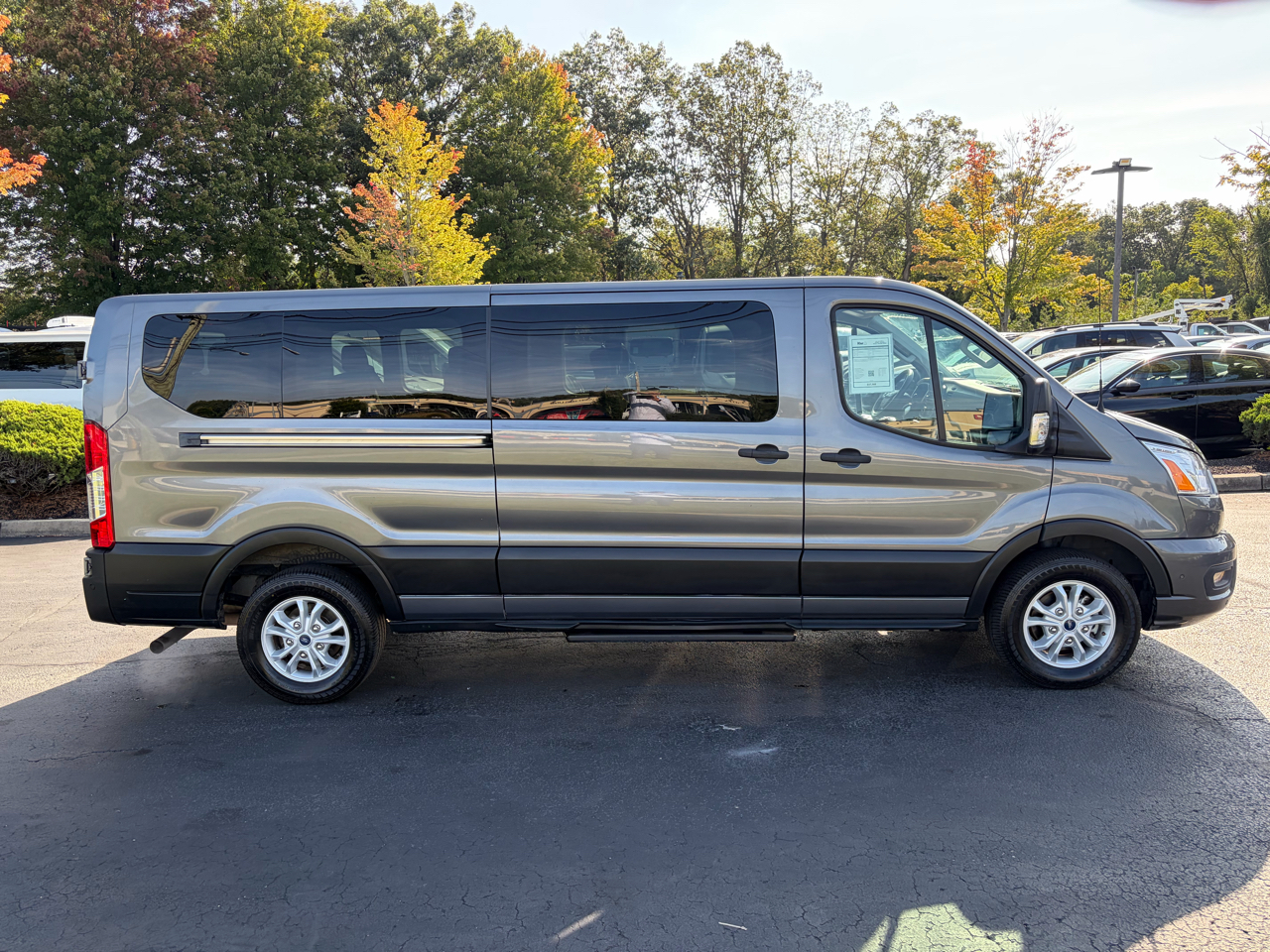 Ford Transit Passenger Wagon T-350 148" Low Roof XLT RWD 2021