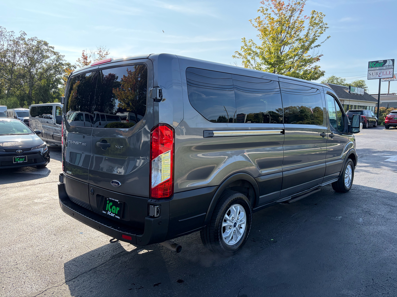 Ford Transit Passenger Wagon T-350 148" Low Roof XLT RWD 2021