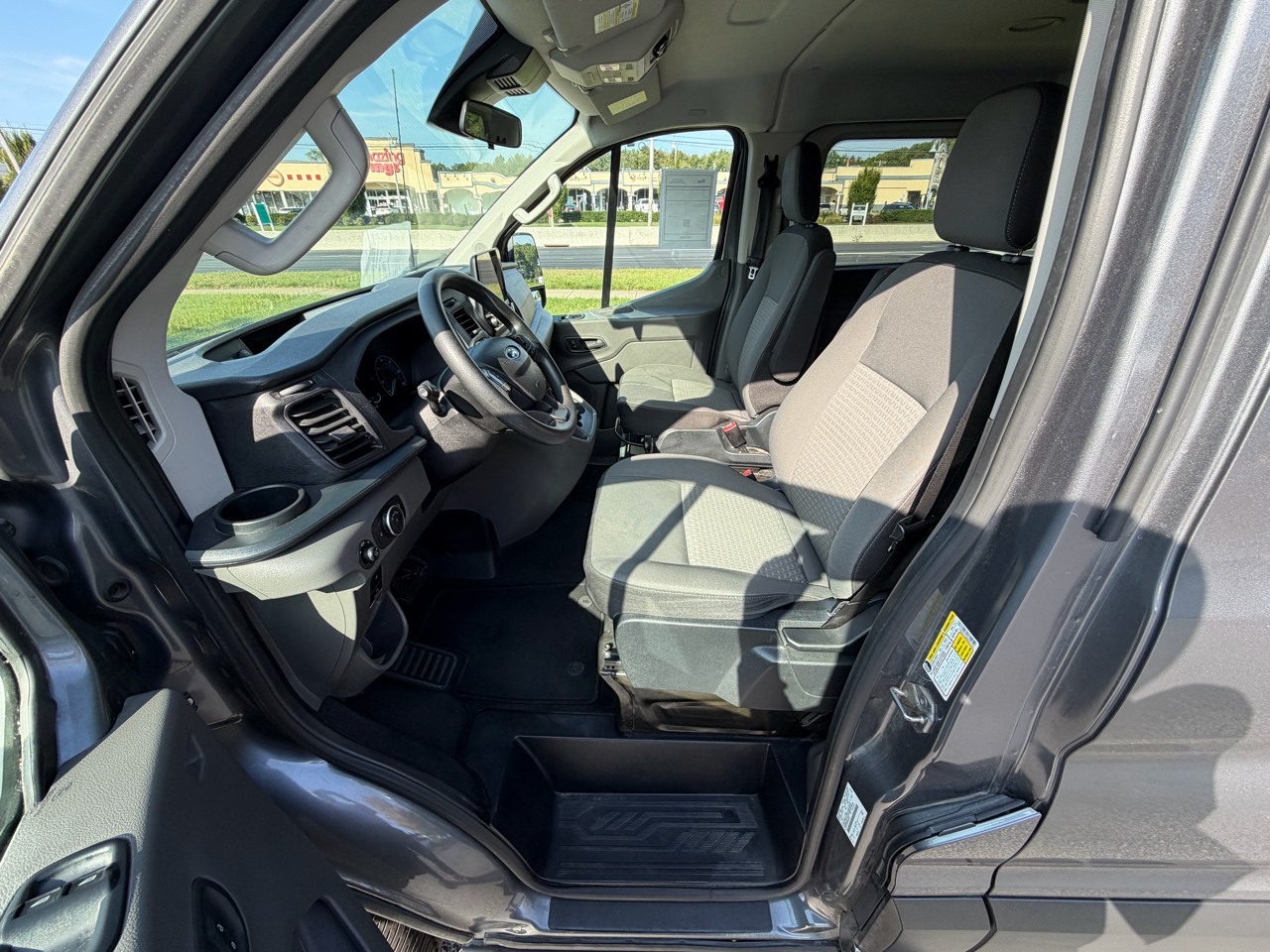 Ford Transit Passenger Wagon T-350 148" Low Roof XLT RWD 2021