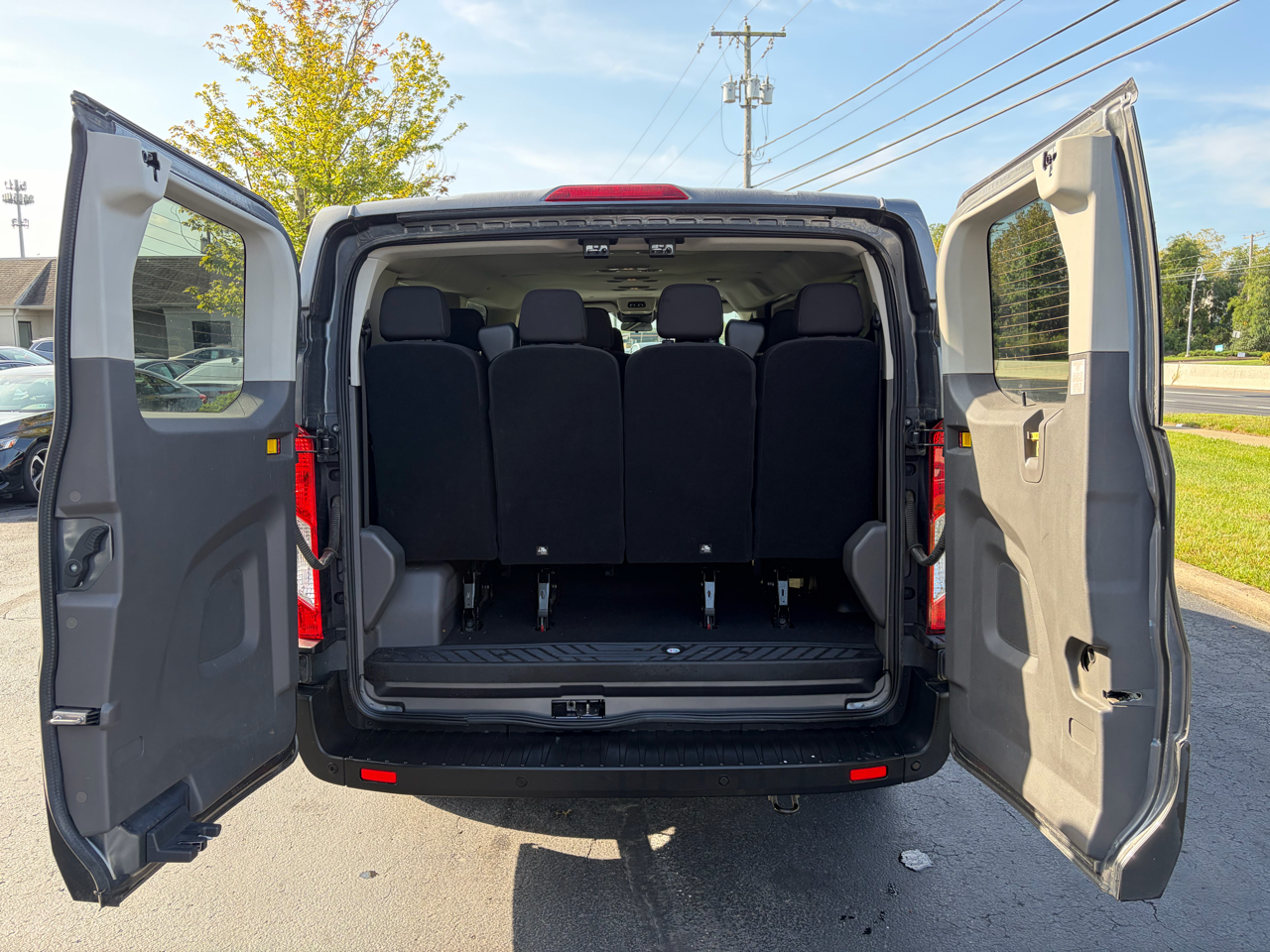 Ford Transit Passenger Wagon T-350 148" Low Roof XLT RWD 2021