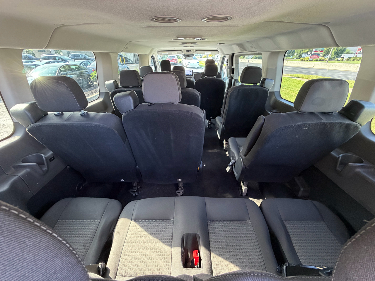 Ford Transit Passenger Wagon T-350 148" Low Roof XLT RWD 2021